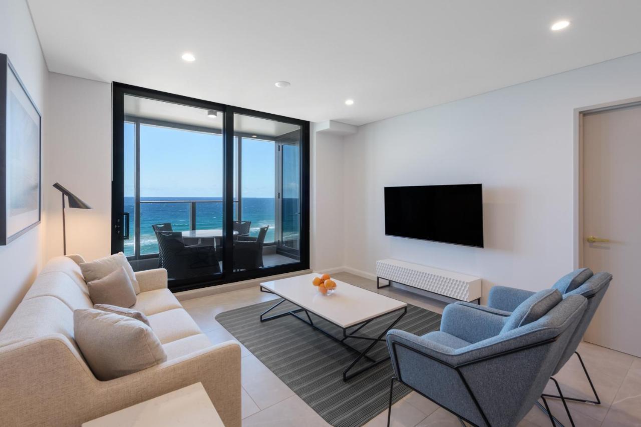 Meriton Suites Surfers Paradise Голд-Кост Екстер'єр фото A living room in a modern apartment