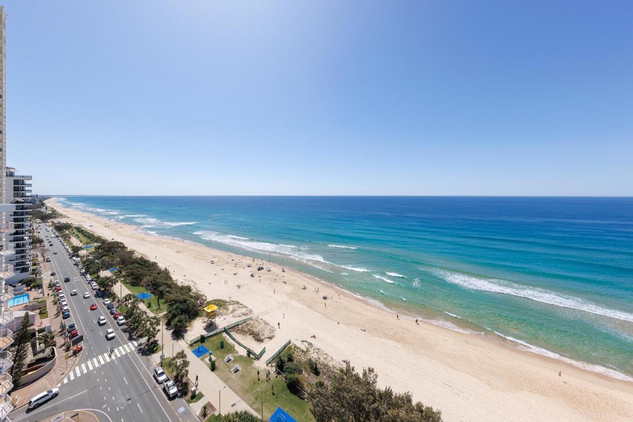 Meriton Suites Surfers Paradise Голд-Кост Екстер'єр фото The beach at the resort
